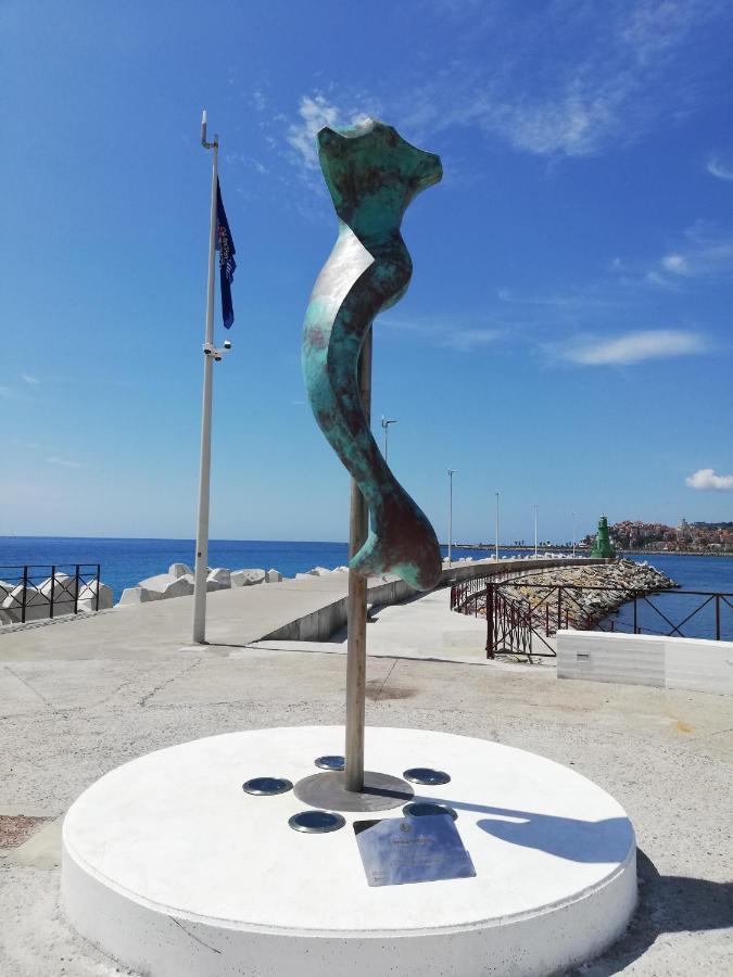 Apartament La Torretta Di Piero Con Terrazzi E Parcheggio Privato Citra Zero Zero Ottanta 31Lst0282 Imperia Zewnętrze zdjęcie